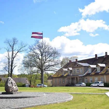 Kalna Ligzda Inn 3*